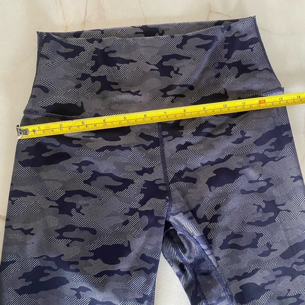 Zyia Camo Supreme High-rise 7/8 Leggings size 6-8 - Picture 9 of 10
